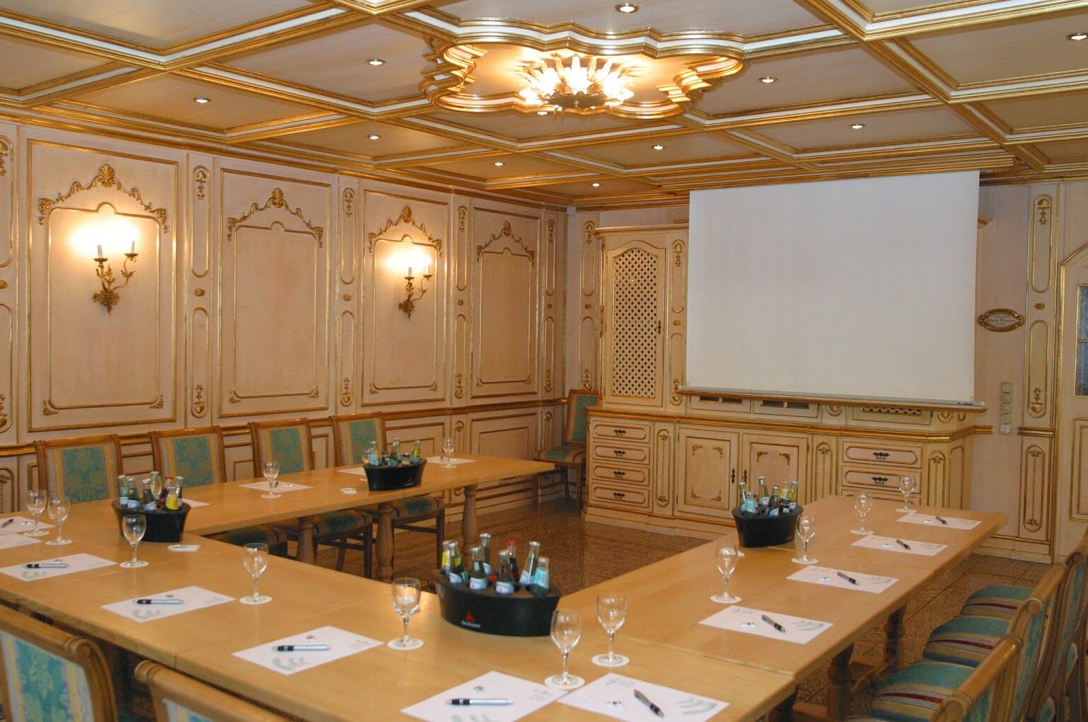 Waldhotel Келькхайм Экстерьер фото